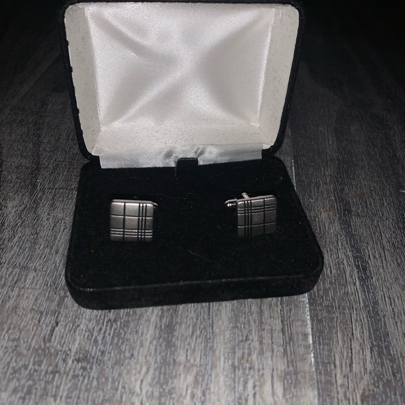 Cuff links - Picture 1 of 2